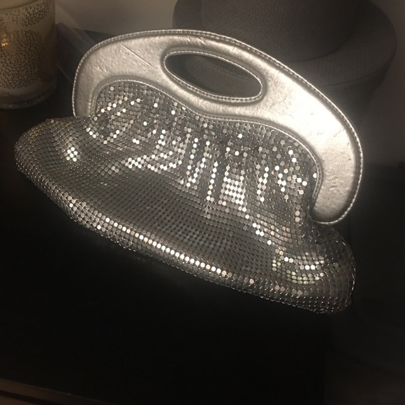 Metallic silver clutch perfect for night out - Picture 1 of 4